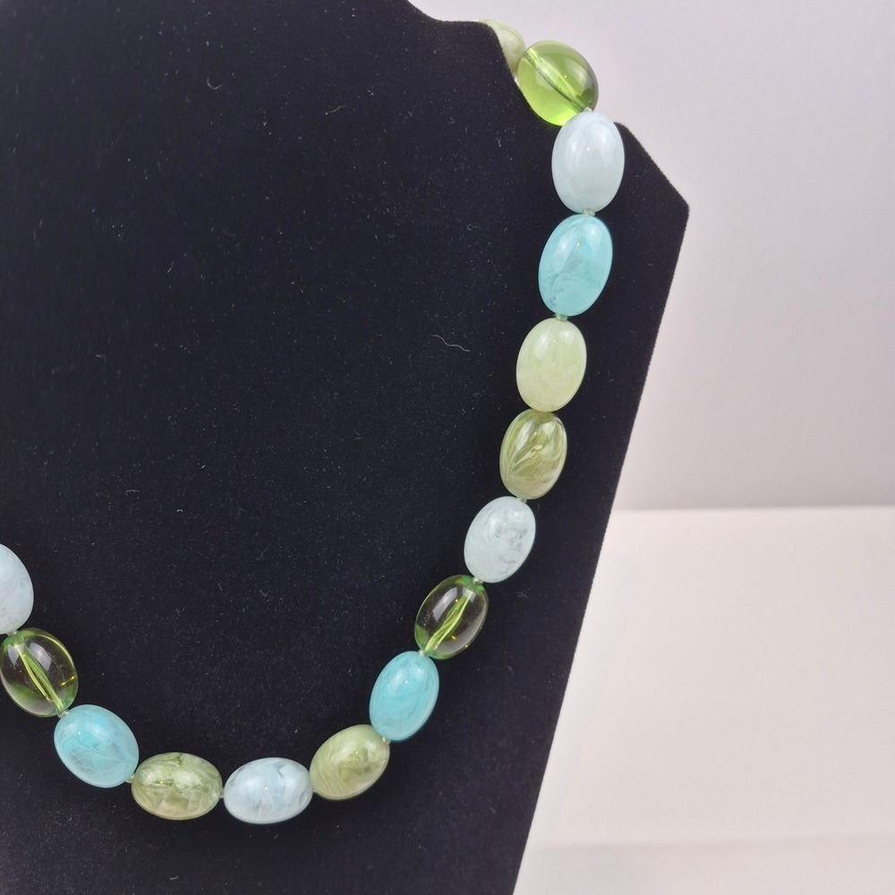 Joan Rivers NWOT 20" Beaded Necklace Green Blue Oval Resin Beads Coastal Resort - Picture 3 of 11